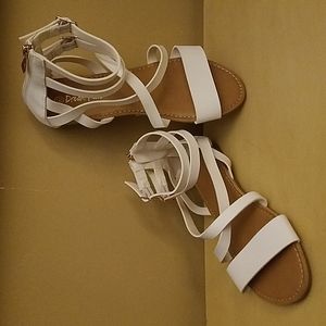 Dream Pairs white sandals